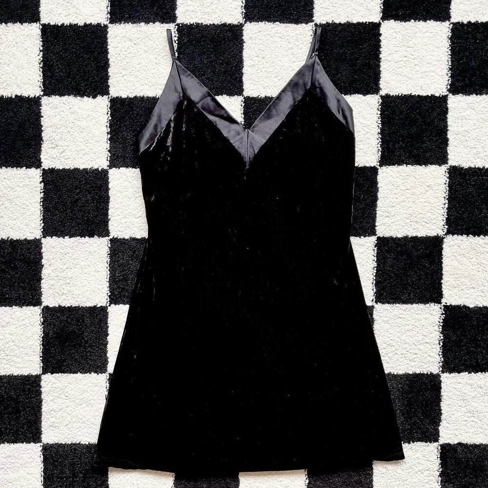 Lulus Black Velvet Mini Dress S